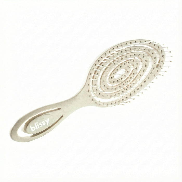Blissy Cream Blissy Detangling Brush Lifestyle – Mulberry Silk