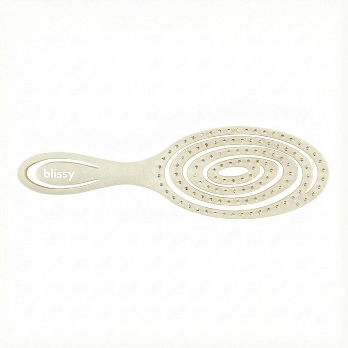 Cream Blissy Detangling Brush Close-Up – Blissy 22 Momme Silk