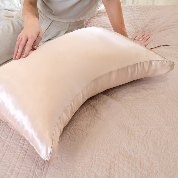 Blissy Pink Silk Crescent Pillowcase Detail – King